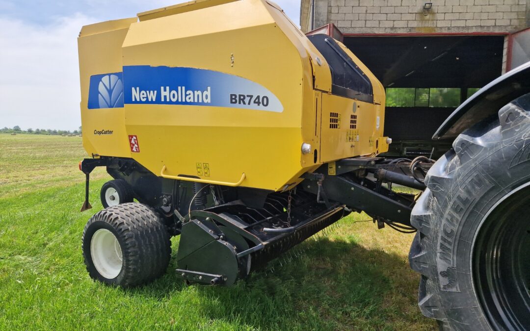 ROTOPRESSA USATA NEW HOLLAND BR740